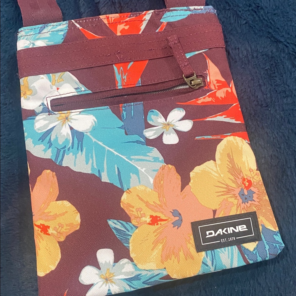 DAKINE Jive Crossbody Bag - Women's. NWOT - Picture 1 of 9